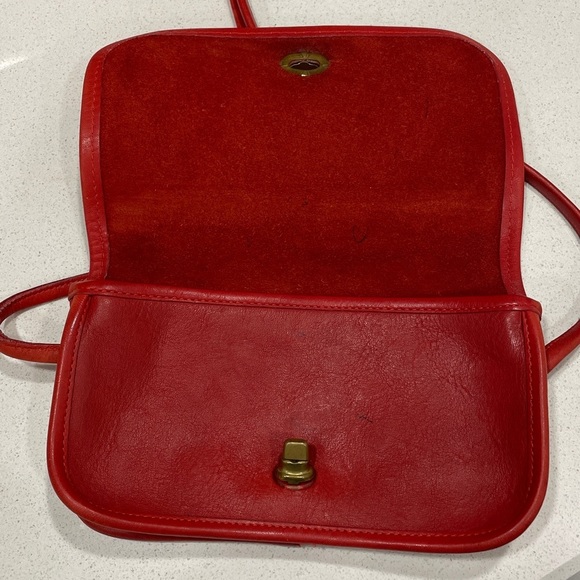 Vintage late 1970’s-Early 1980’s Coach Dinky Leather Bag Made In New York City - Picture 8 of 14